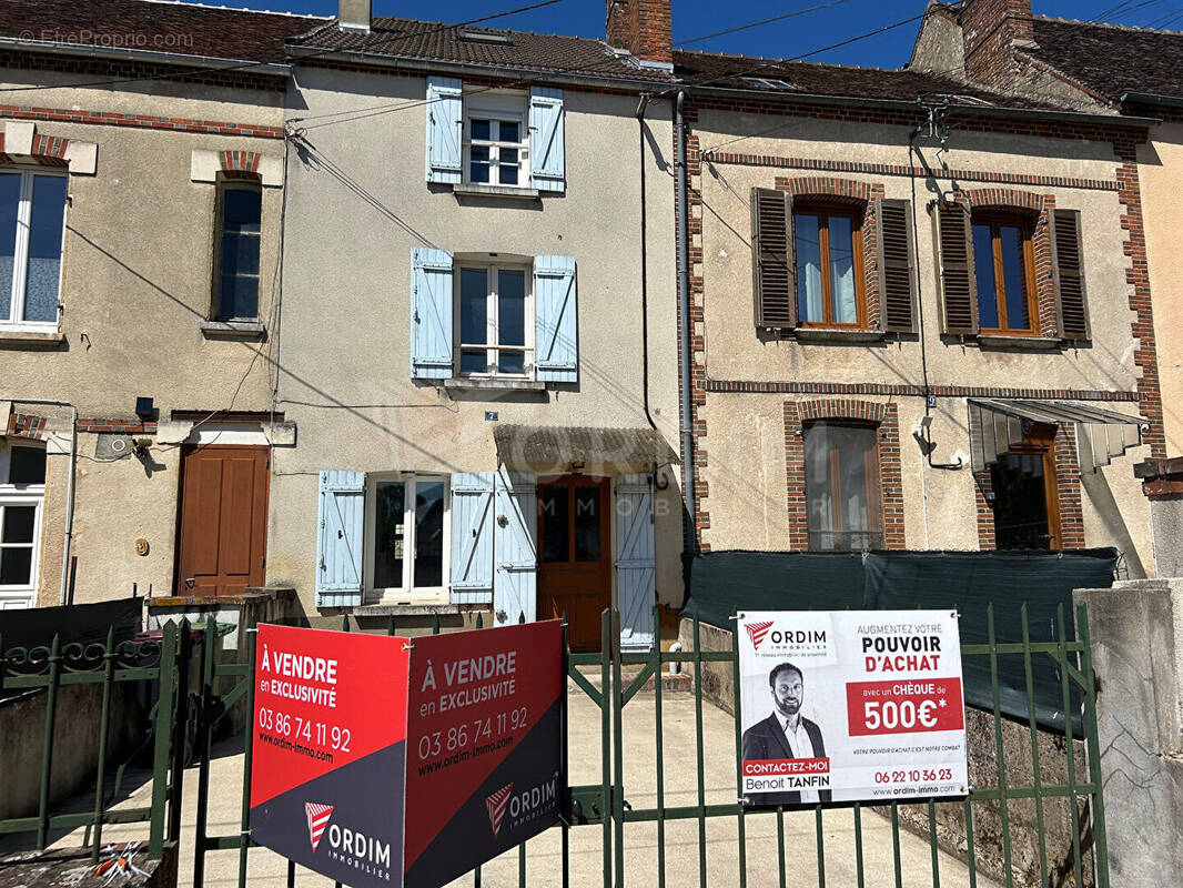Maison à TOUCY
