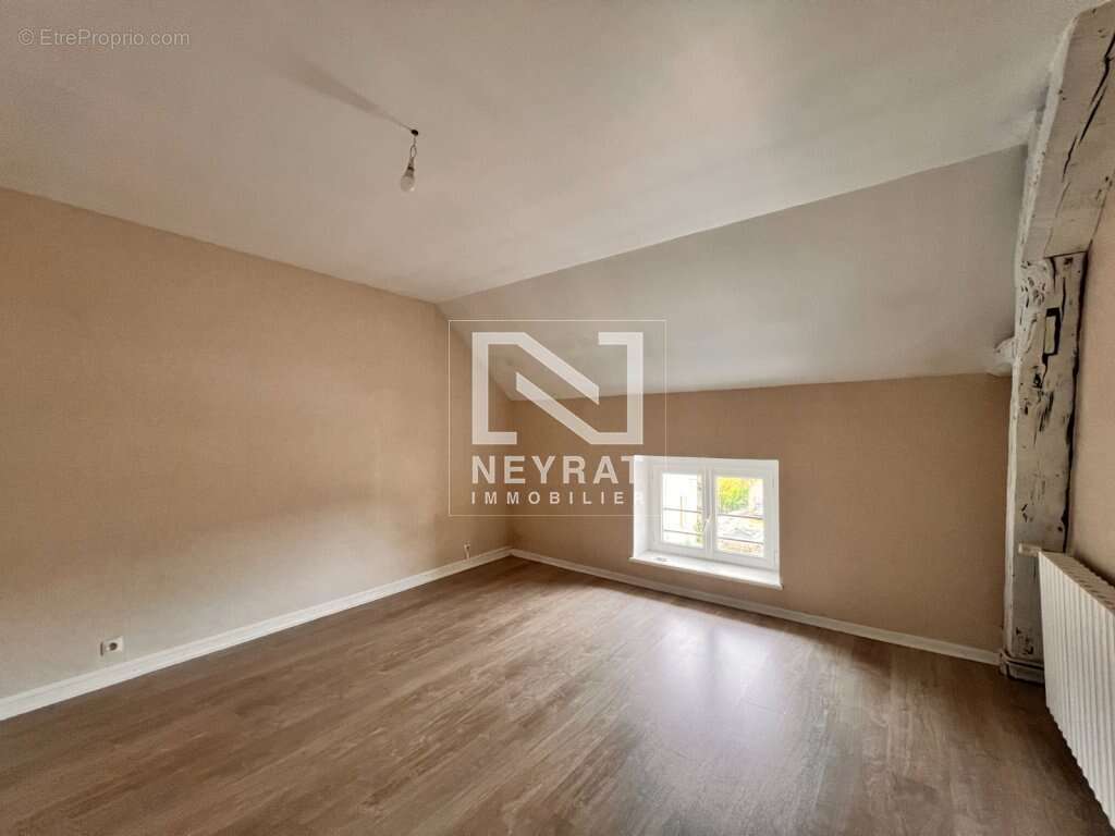 Maison à SAINT-LEGER-DU-BOIS