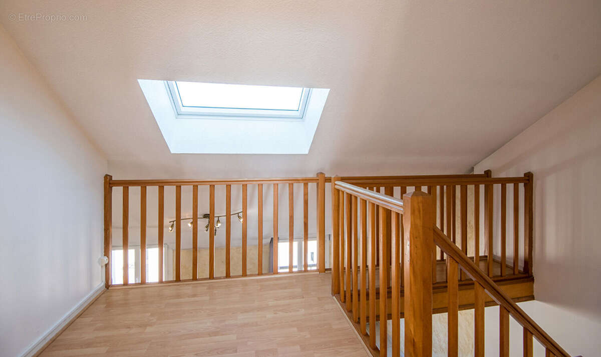 Appartement à ONET-LE-CHATEAU