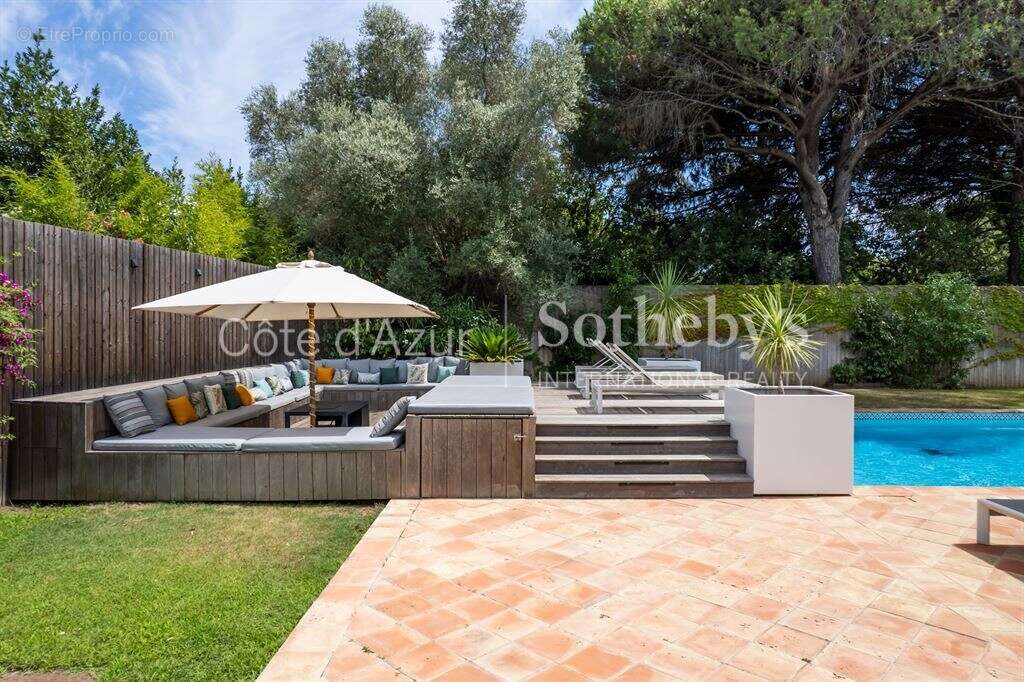 Mas provençal rénové à Ramatuelle avec 1,8 hectares de forêt - photo 17