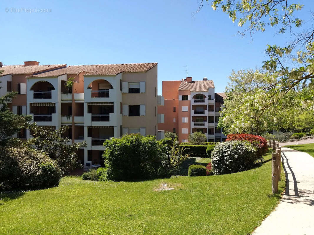 Aix en Provence. La Torse. Résidence Sénior, appartement de 63.30 m2 avec ascenseur, terrasses, cave, garage. - photo 8