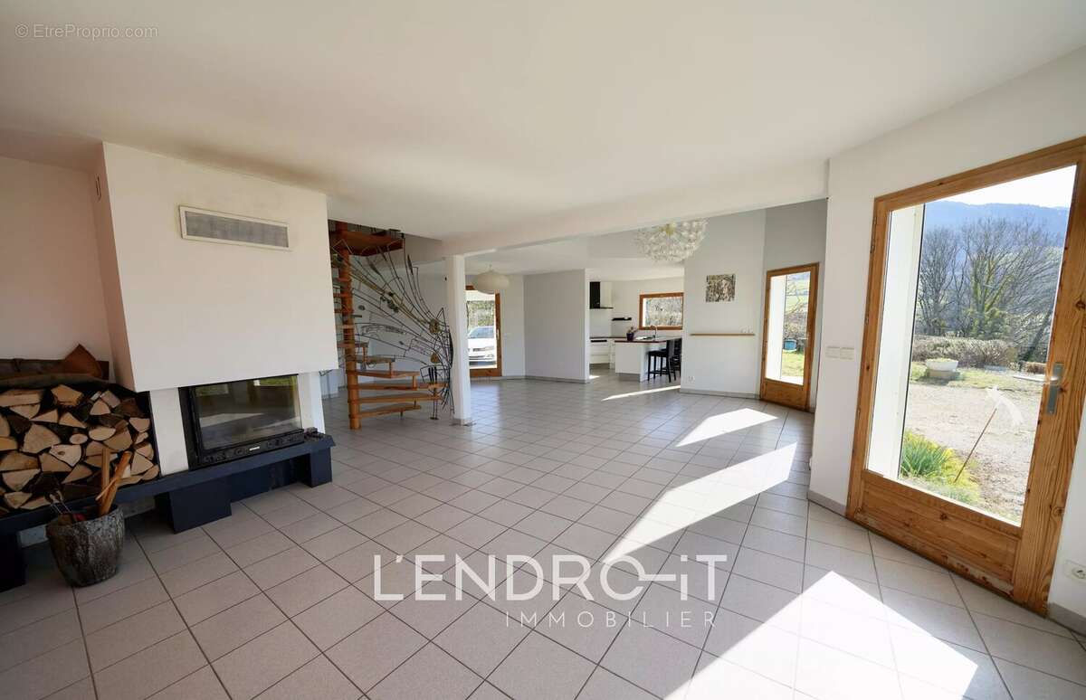 Maison à LES OLLIERES