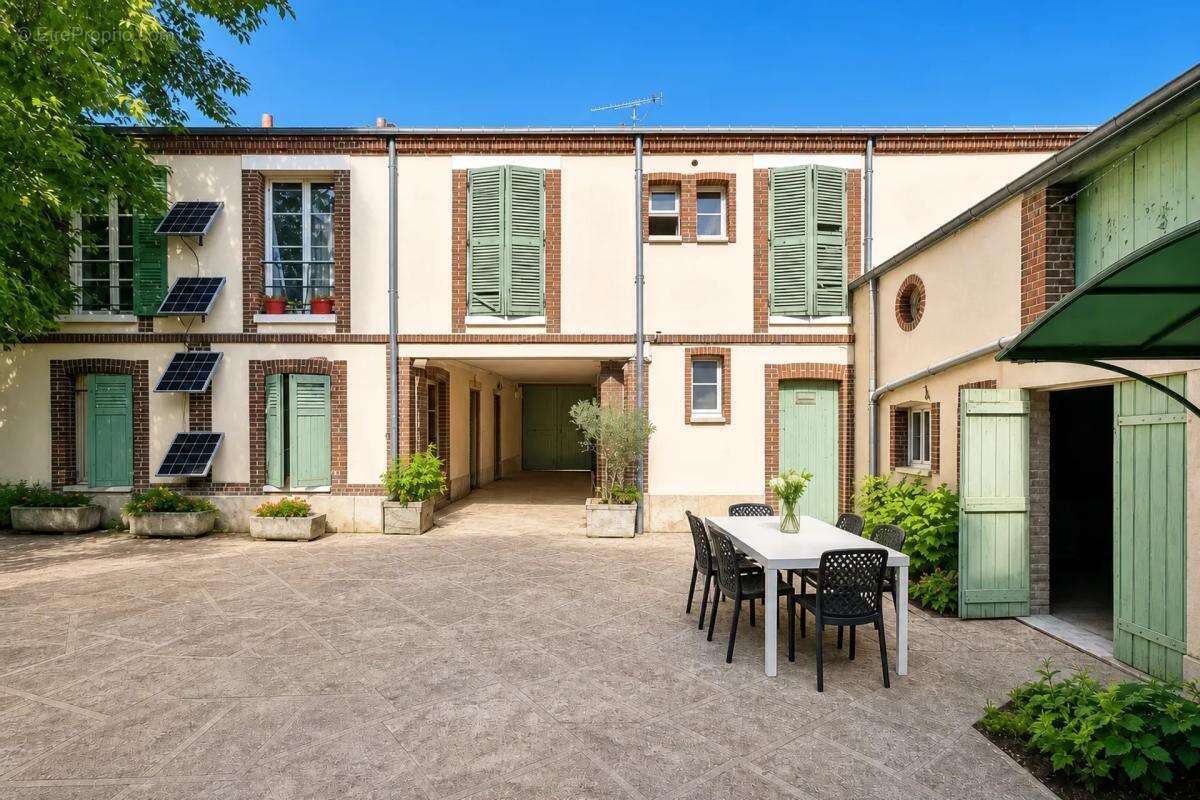 Maison de 11 pièces de 255 m² à Chartres - photo 3