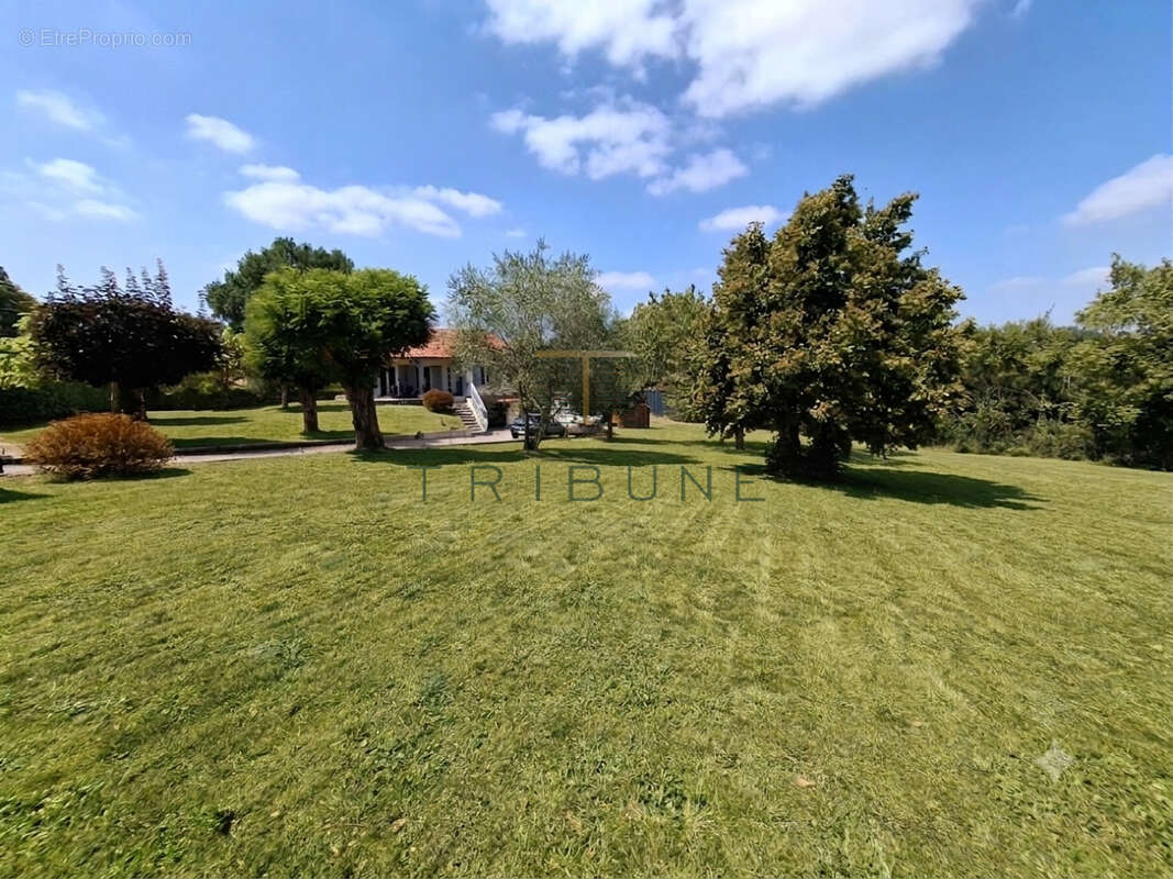Maison T4 avec sous sol, jardin et garage à camping car - photo 18