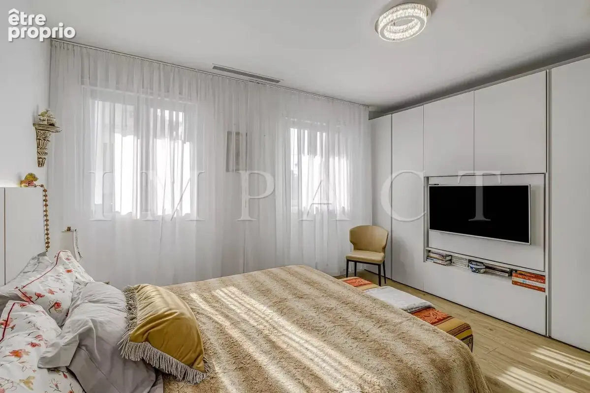 Cannes Broussailles,  Maison entièrement rénovée avec 4 chambres - photo 11