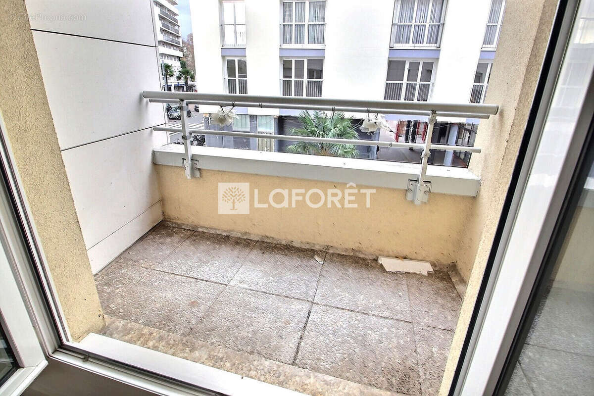 Appartement à VILLENEUVE-LA-GARENNE
