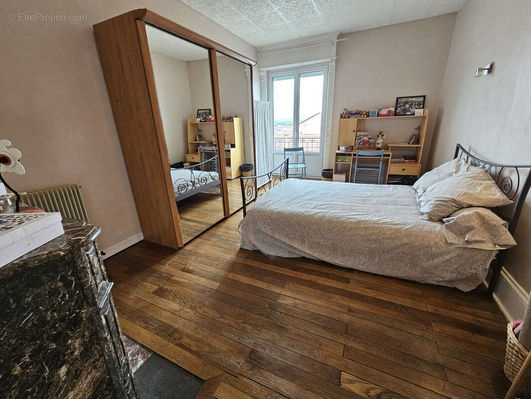 Appartement à LE COTEAU