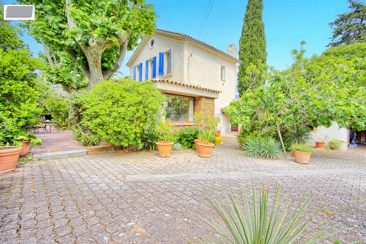 TOULON, Ameniers, superbe maison sur 959m2 de terrain arboré - photo 2