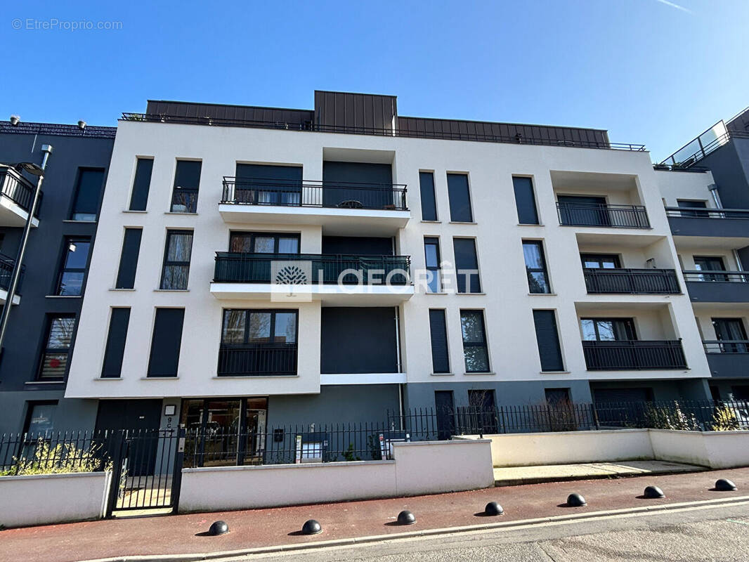 Appartement à VERNEUIL-SUR-SEINE