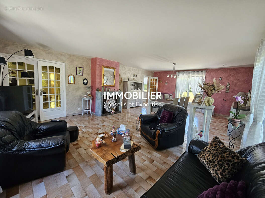 Maison à NESLES