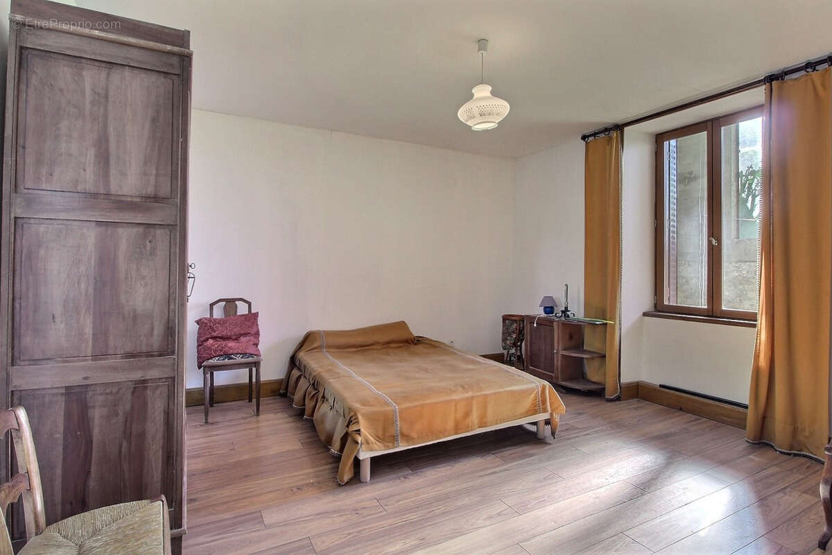ST MARTIN DU TARTRE , maison avec dépendances, jardin et vue dégagée - photo 10