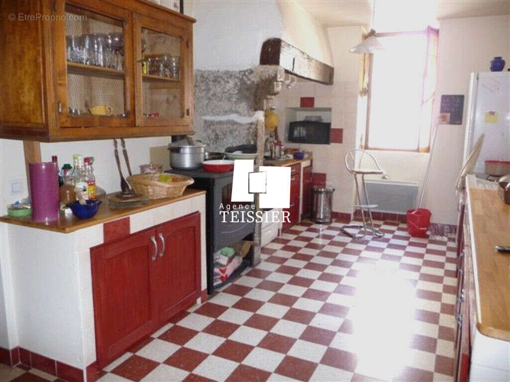 Maison à BERRIAS-ET-CASTELJAU