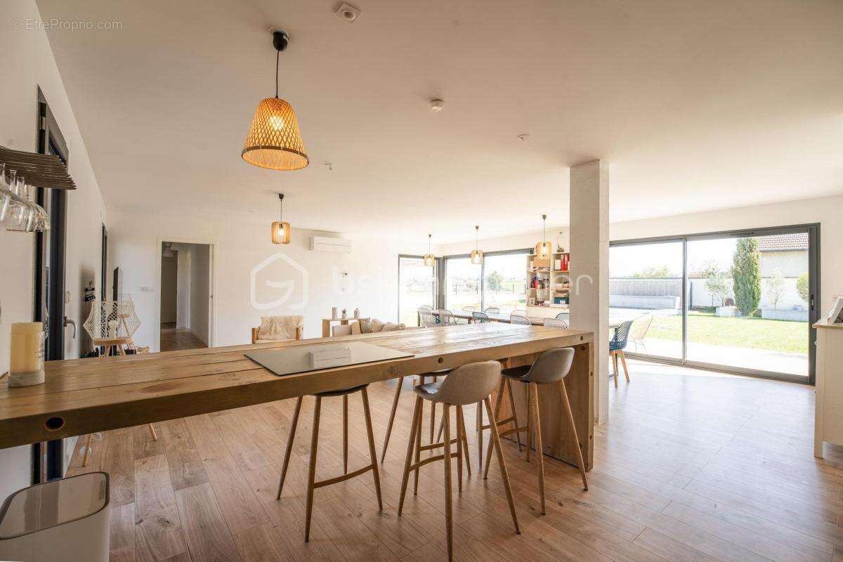 Maison à BOURGOIN-JALLIEU