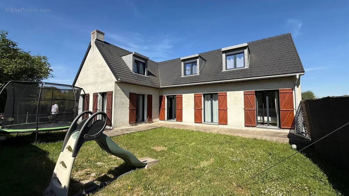 Maison à SAINT-YON