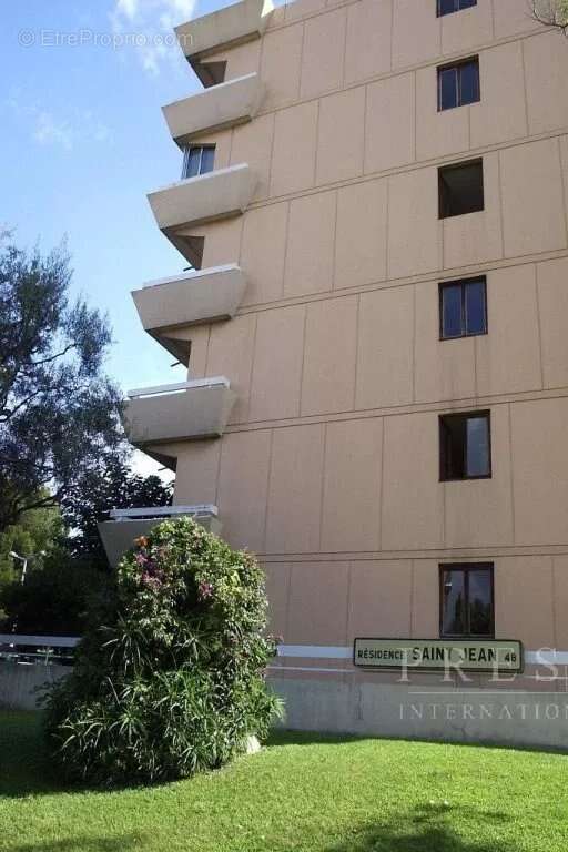 Antibes, studio meublé et loué, terrasse & jardin - photo 9