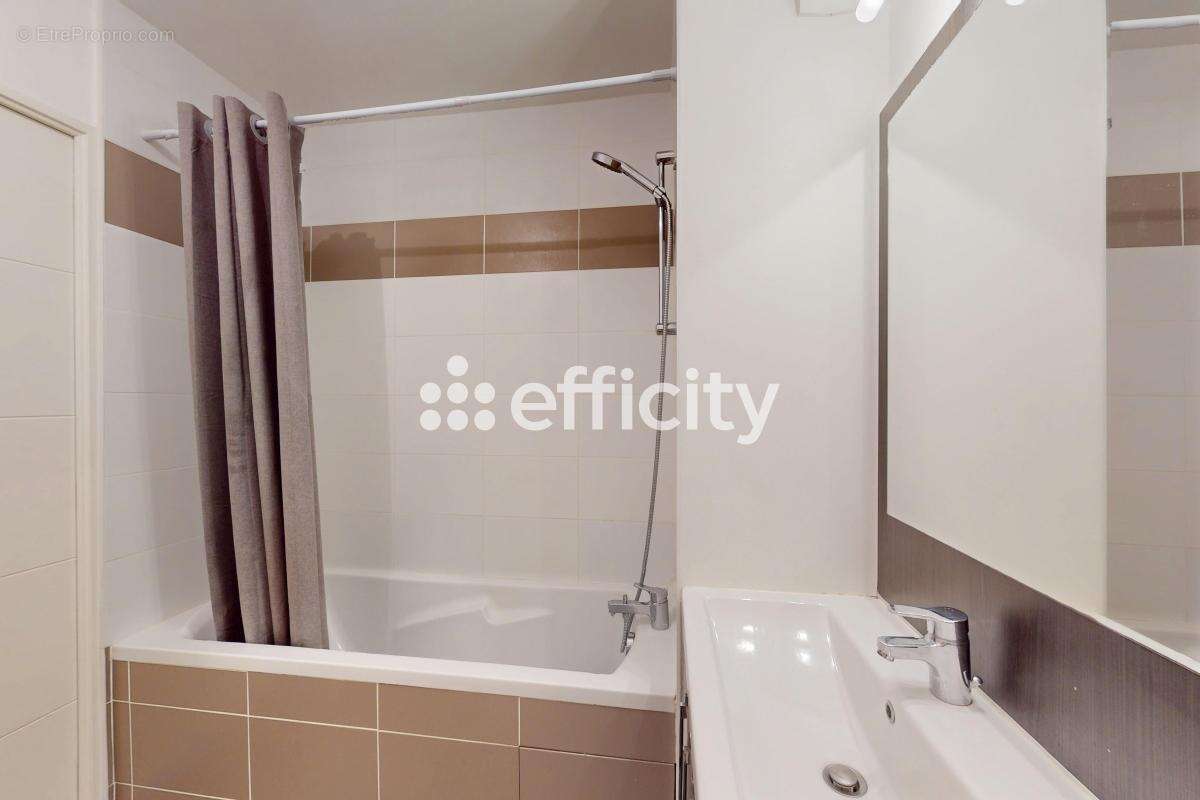 Appartement à SAINT-GENIS-LAVAL