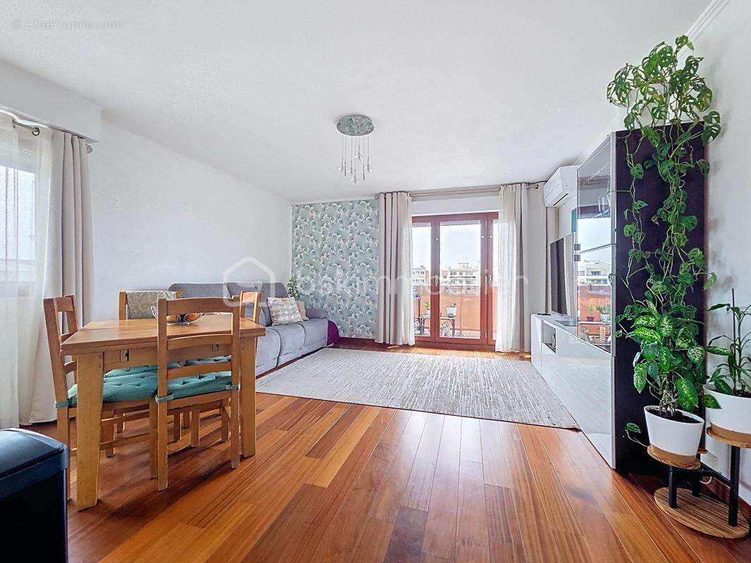 Appartement à NANTERRE