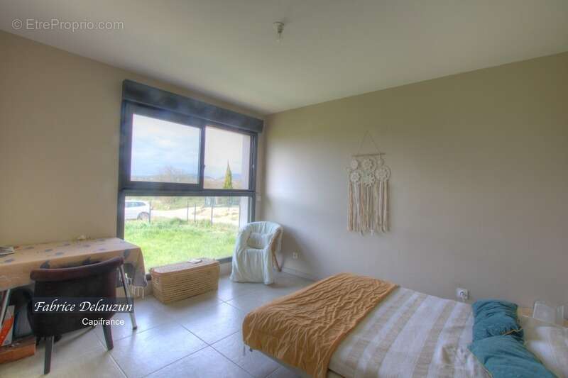 Maison à SAINT-SAUVEUR-DE-CRUZIERES