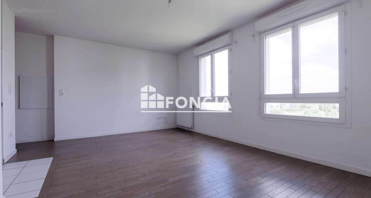 Appartement à CORBEIL-ESSONNES