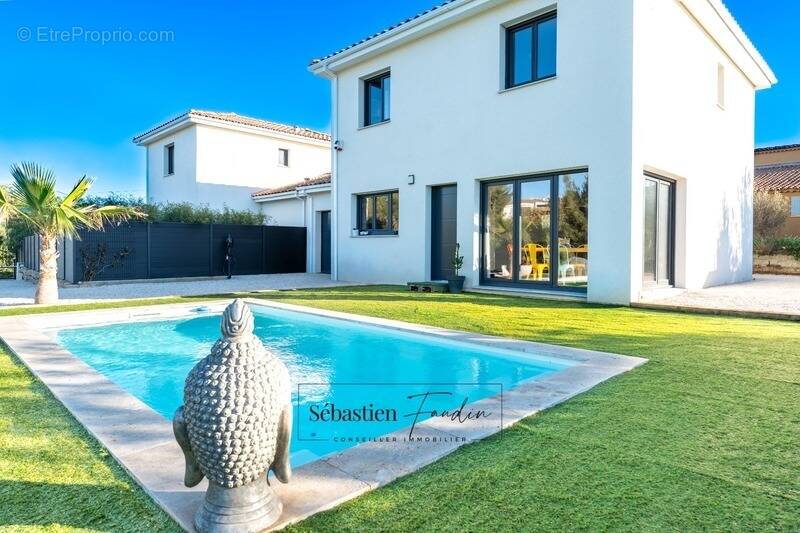 Maison à LE CASTELLET