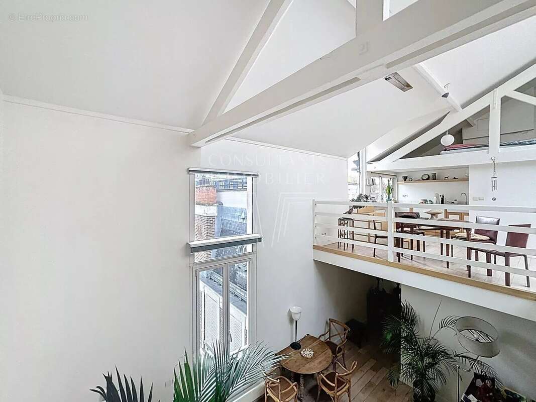 Appartement à PARIS-16E