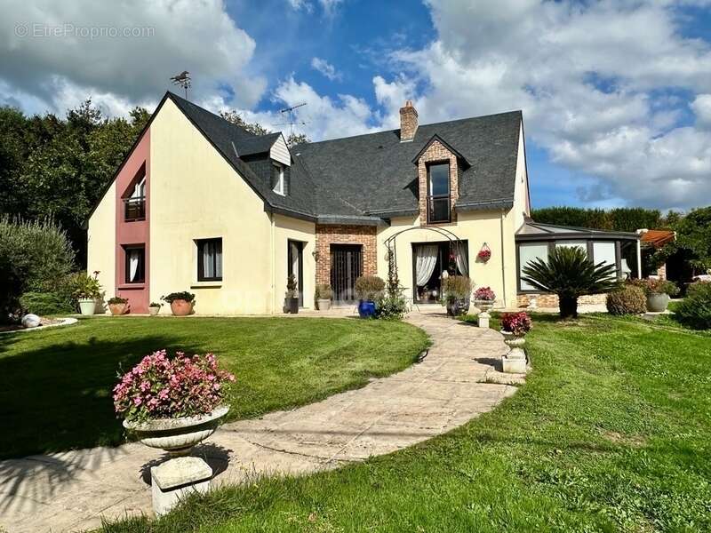 Maison à ROUGE