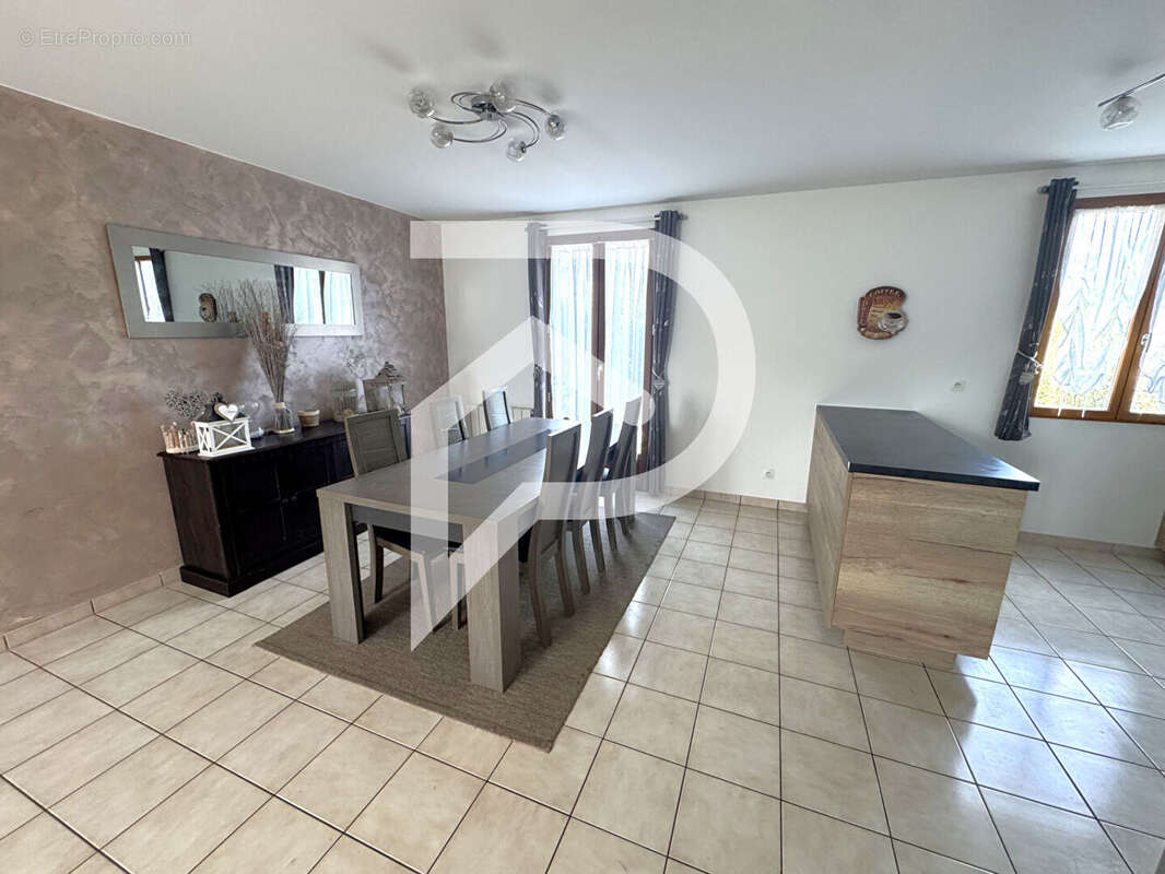 Maison à EZY-SUR-EURE