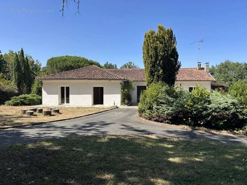 Maison 212 m² à Marsac-Sur-L'isle  - photo 2