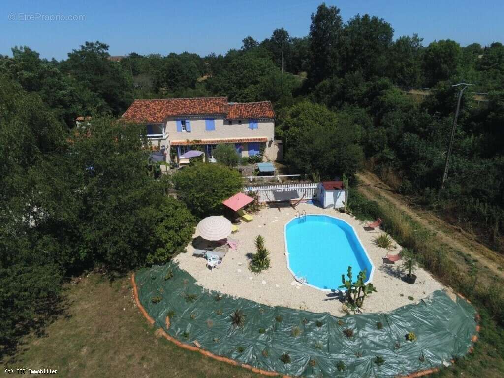 Maison à VERTEUIL-SUR-CHARENTE