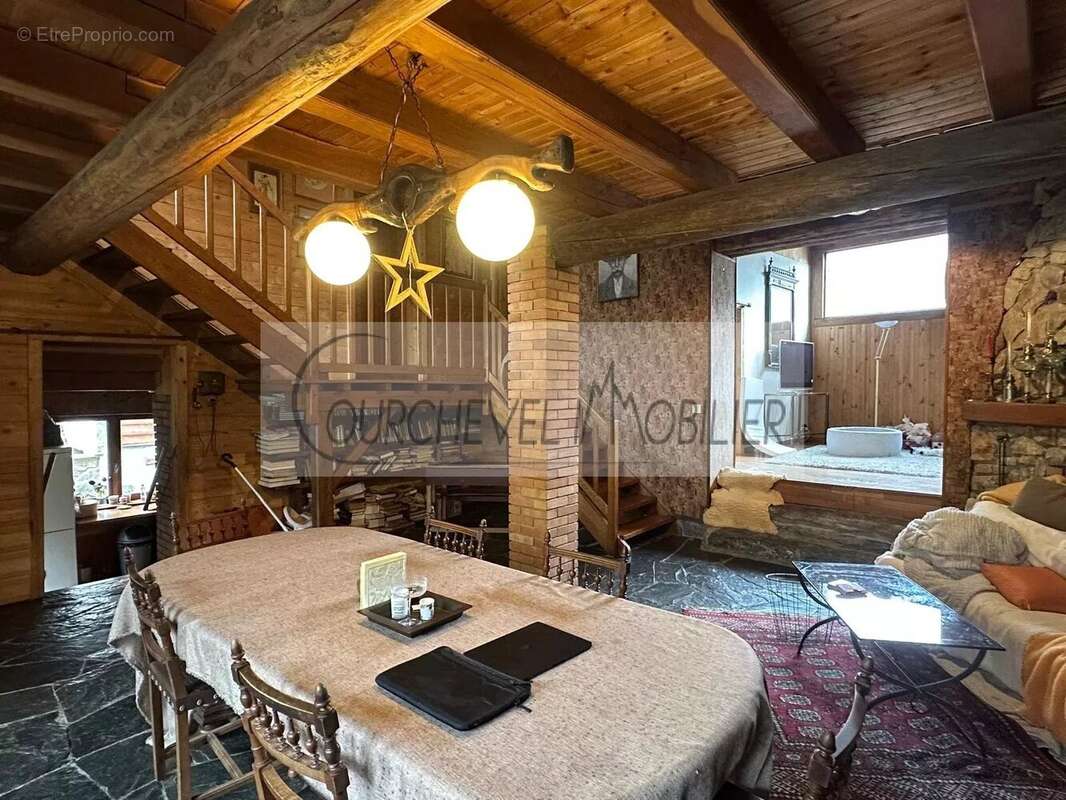 Maison à LA PERRIERE