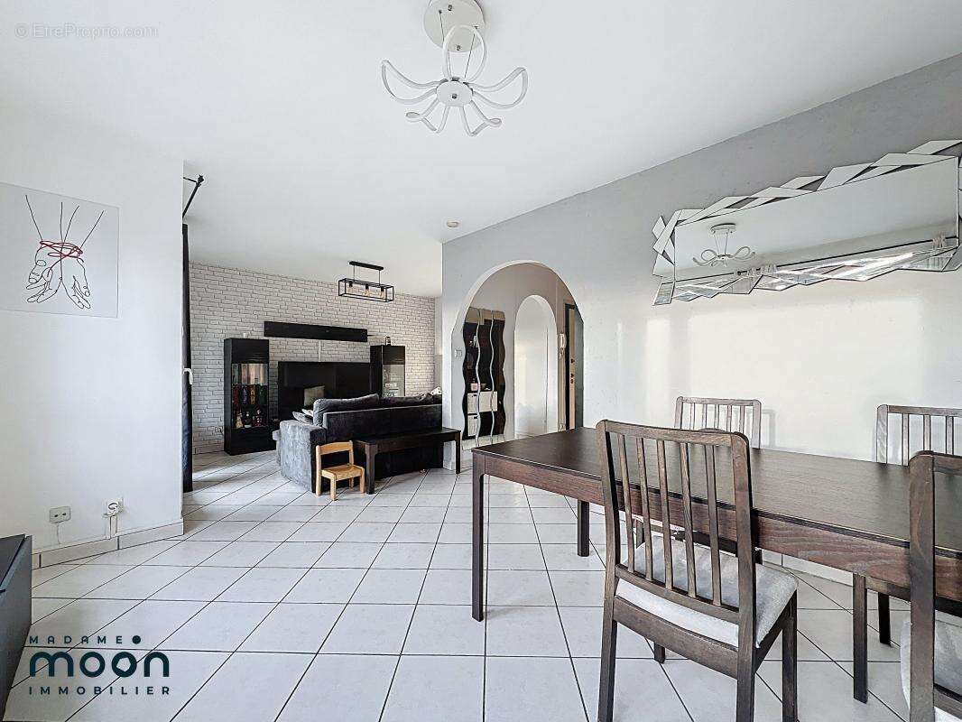 Appartement à OULLINS