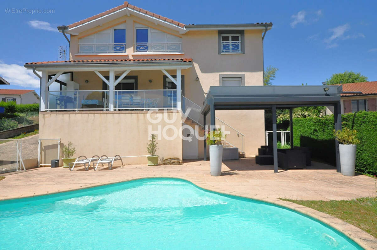Maison à Saint Martin en Haut de 9 pièces, 165 m2 sur une parcelle de 1004 m². - photo 11