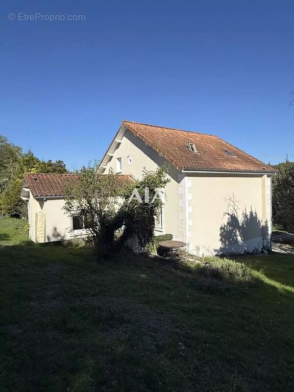 Maison à RUELLE-SUR-TOUVRE