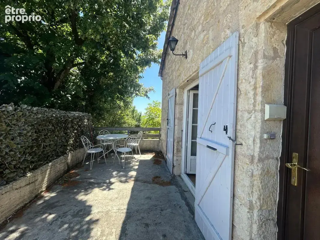 Maison de ville avec deux chambres, jardin et parking - photo 2