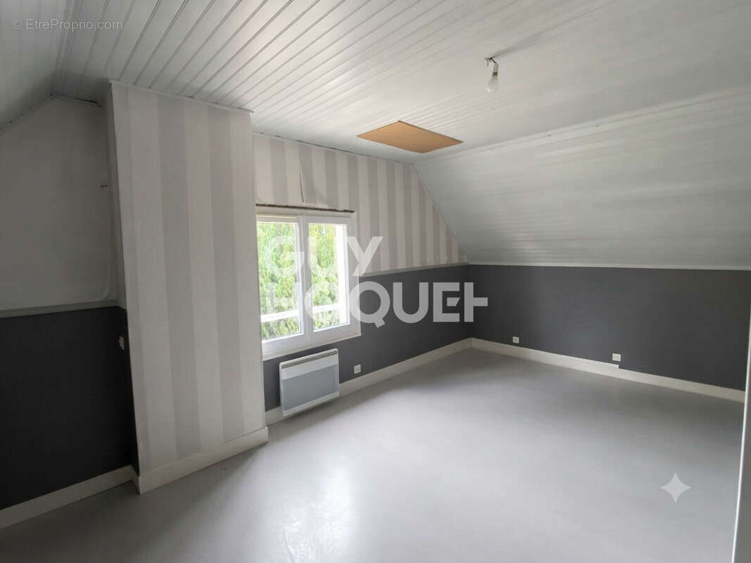 Maison à vendre à Marcilly-sur-Eure (27810)  128 m²  5 chambres  Terrain 1 000 m² - photo 6