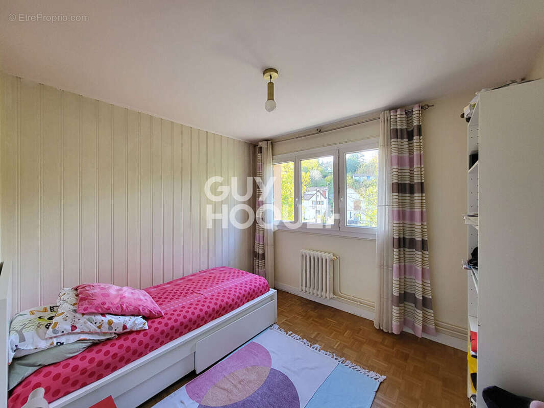 Appartement à LA CELLE-SAINT-CLOUD