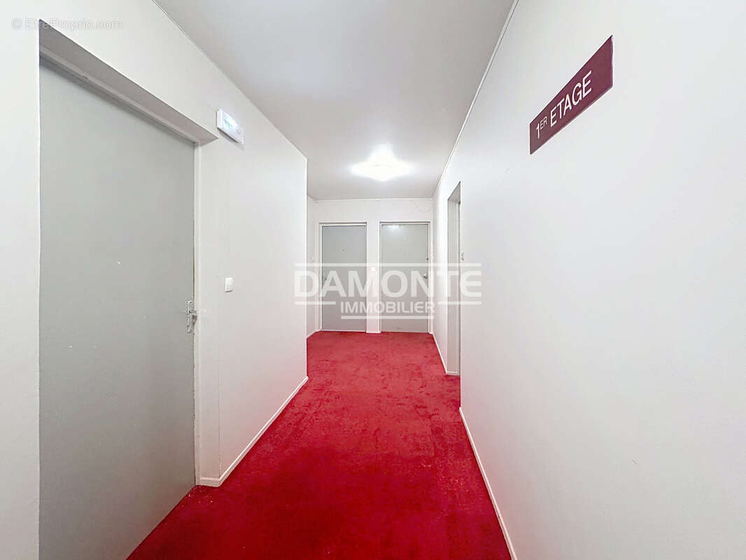 Appartement T2 - LA CHAPELLE ST LUC secteur Ferry-Fouchy - photo 8