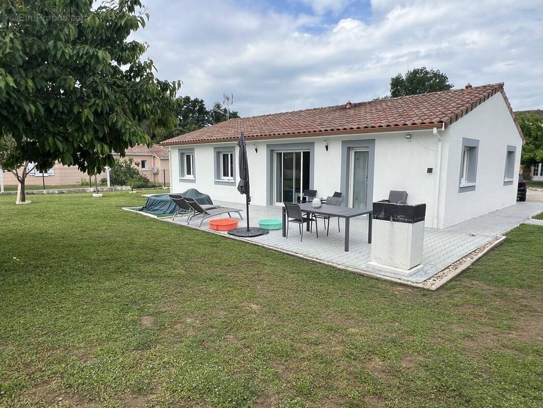 Maison à SAINT-DENIS-DE-PILE