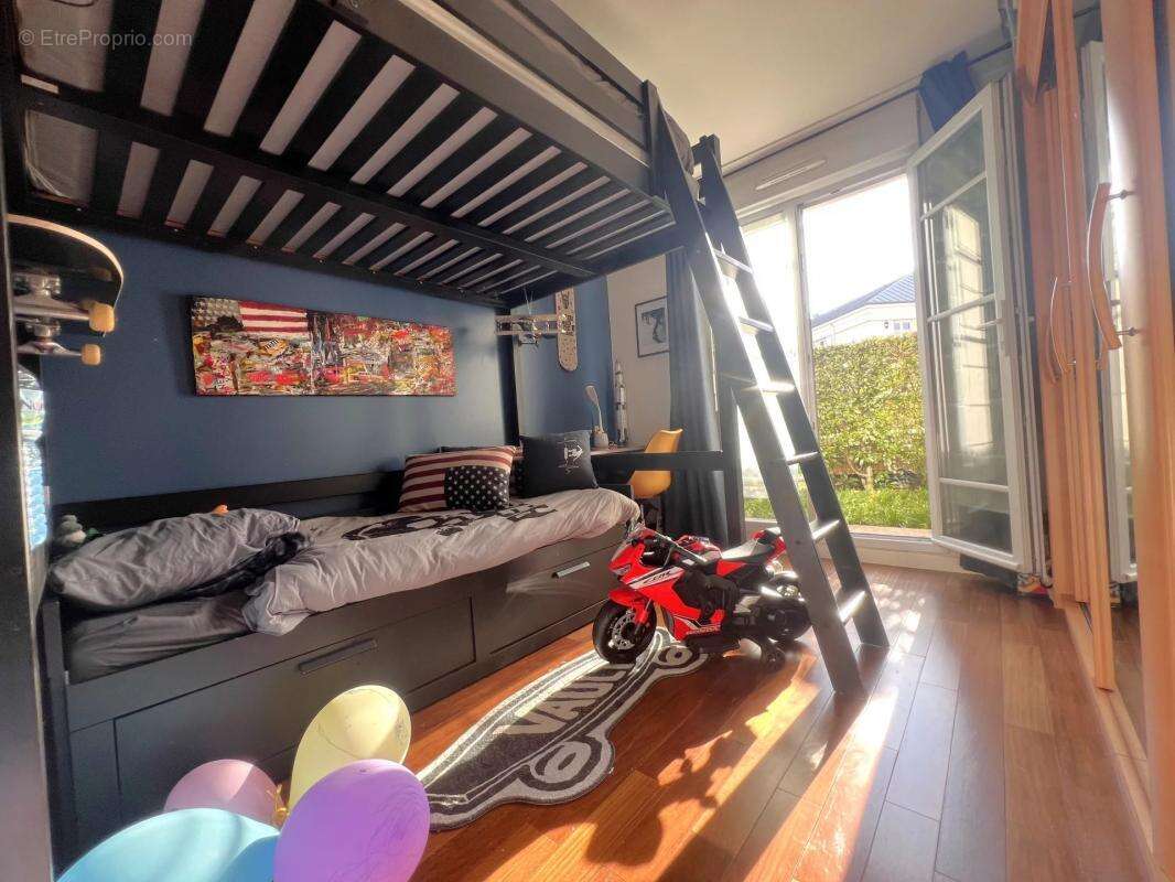 Appartement à LES CLAYES-SOUS-BOIS