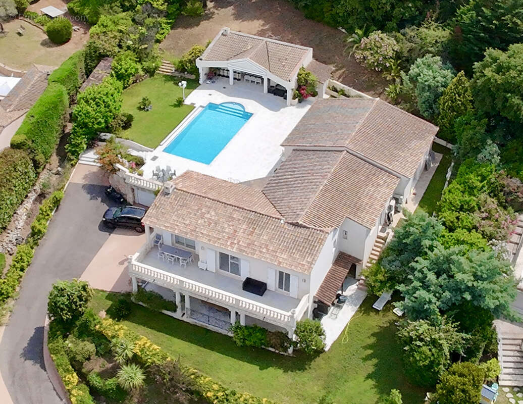 Maison à VALLAURIS