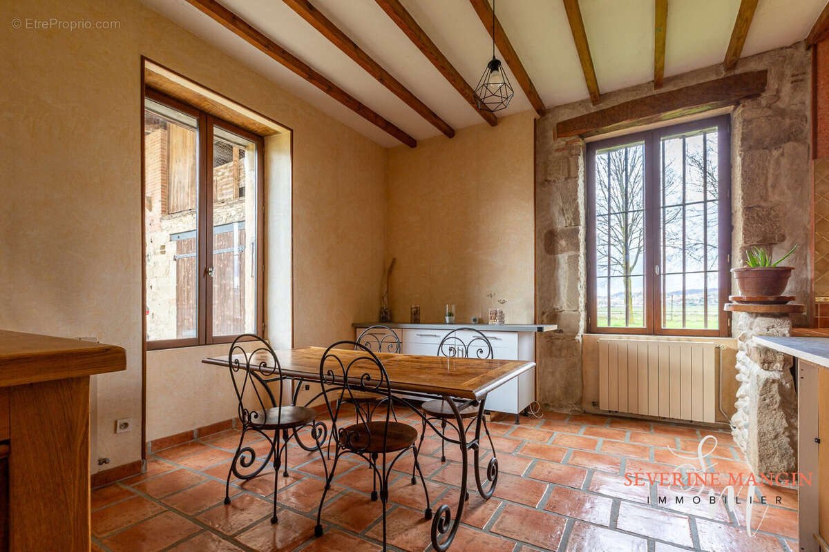 CUISINE - Maison à SAINT-PAUL-LES-ROMANS