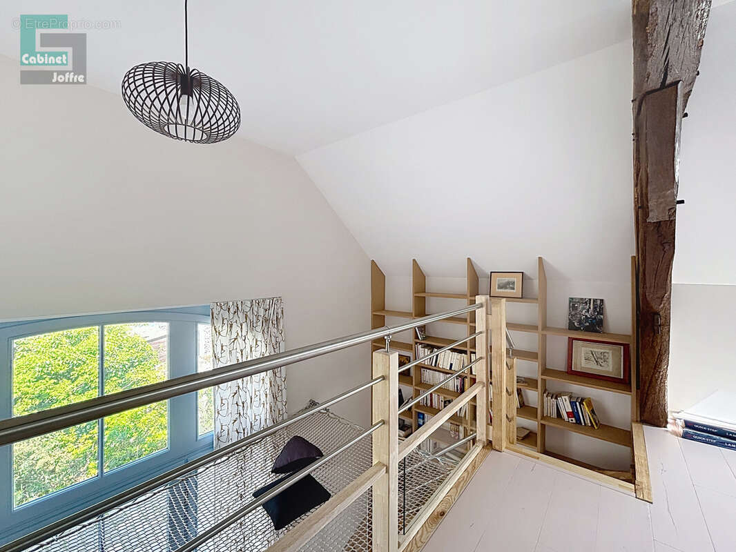 Maison de ville de 61 m2 au sol , idéal Investissement locatif ,atelier d'artiste, profession libérale, local - photo 10