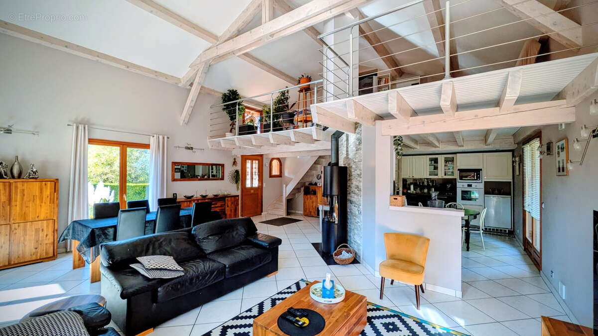 VILLA  de 201 M2  offrant 5 CHAMBRES - photo 6