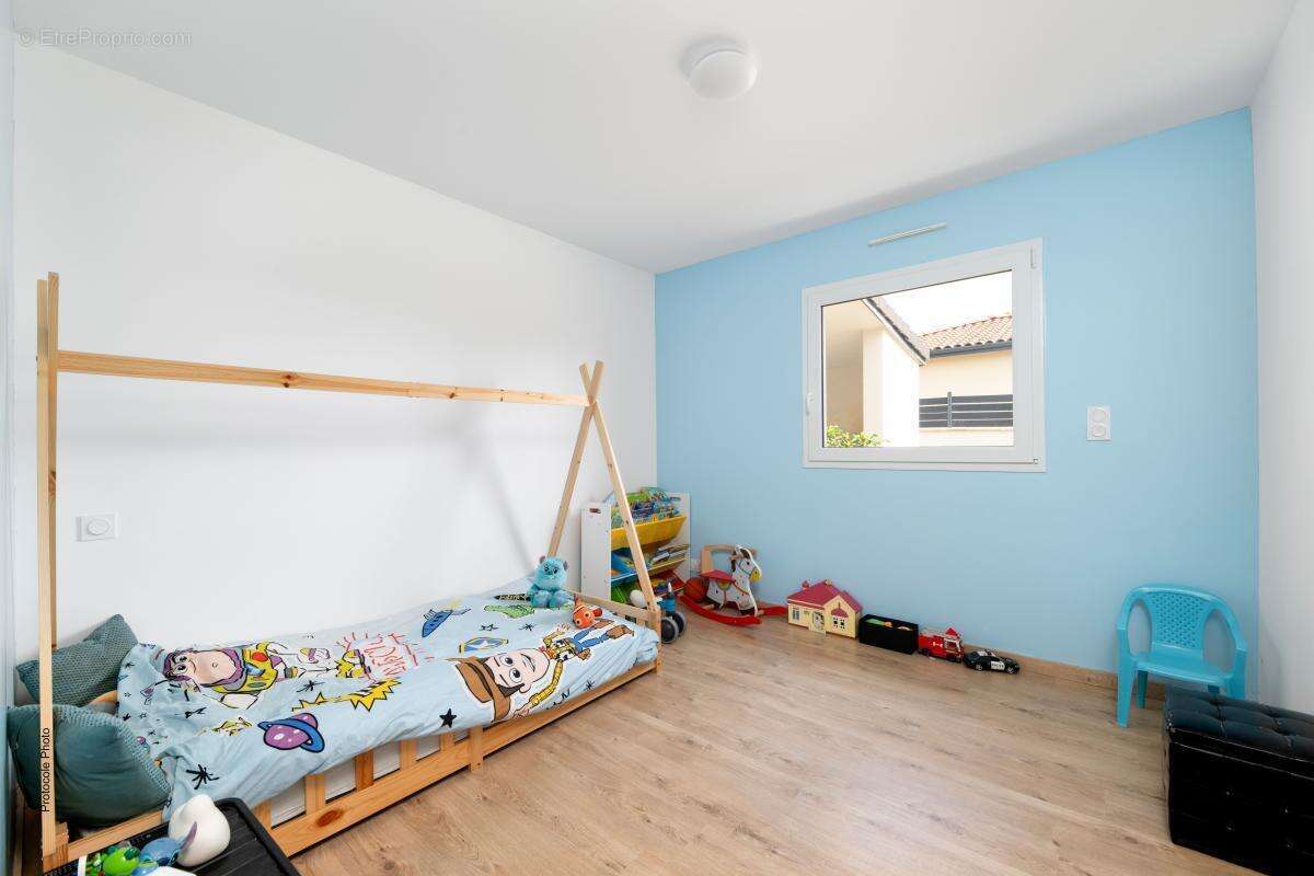 Saint-Sauveur – Aux portes de Bruguières  Villa contemporaine de plain-pied de 2018 – 4 chambres – Terrain de plus de 1 000 m² – - photo 10
