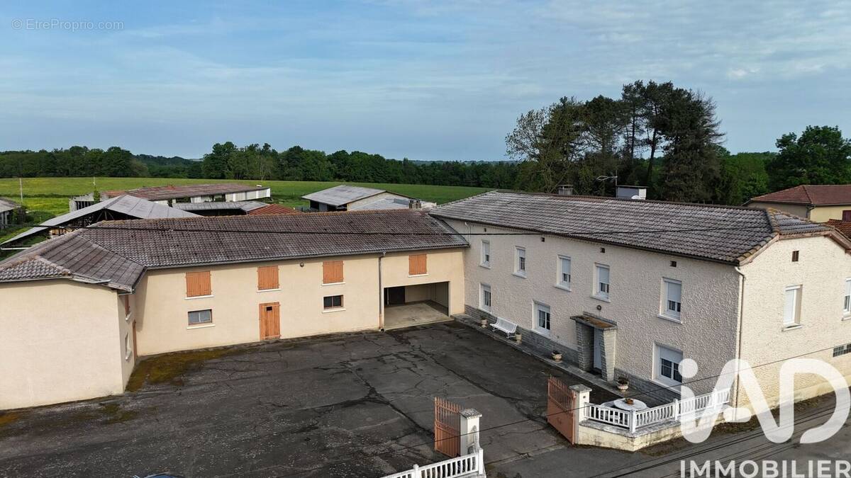 Photo 1 - Maison à RECURT