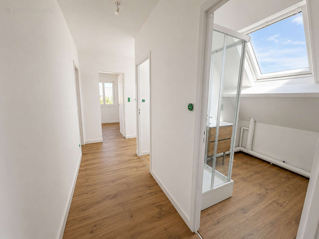 Maison 146 m² à Saint-Jean-De-La-Riviere  - photo 9
