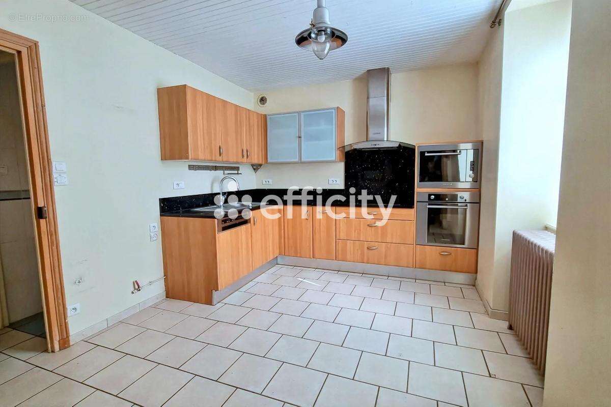 Maison à PIERRECLOS