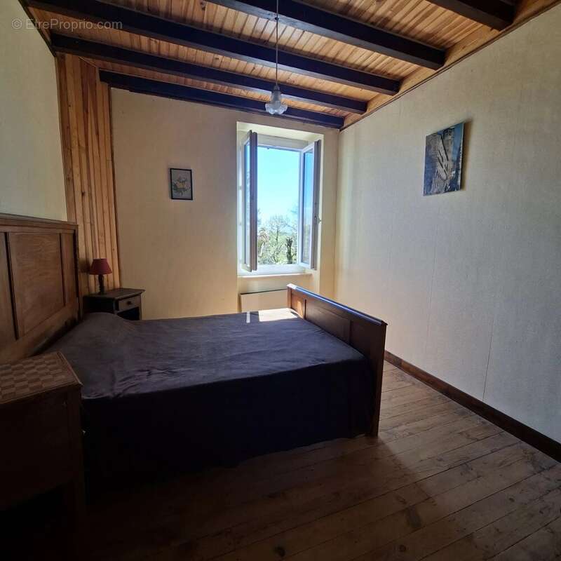 Maison à SAINT-PIERRE-DE-TRIVISY