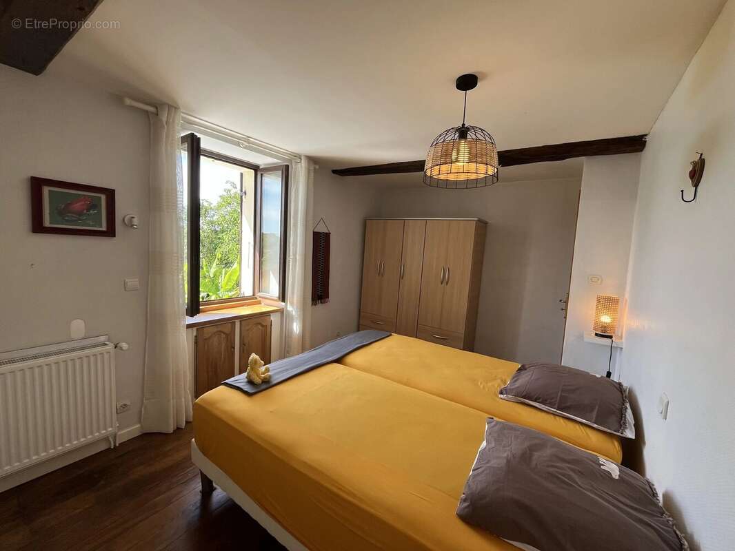 Maison familiale impeccable avec piscine et grand jardin - photo 11