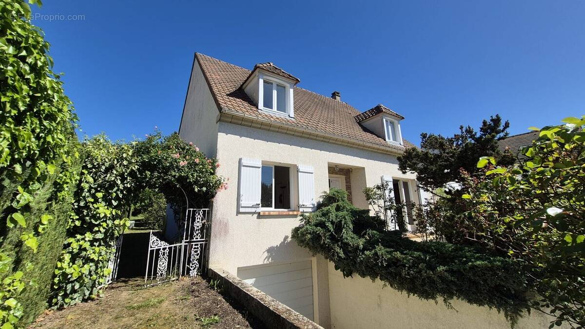 Maison à MAULE